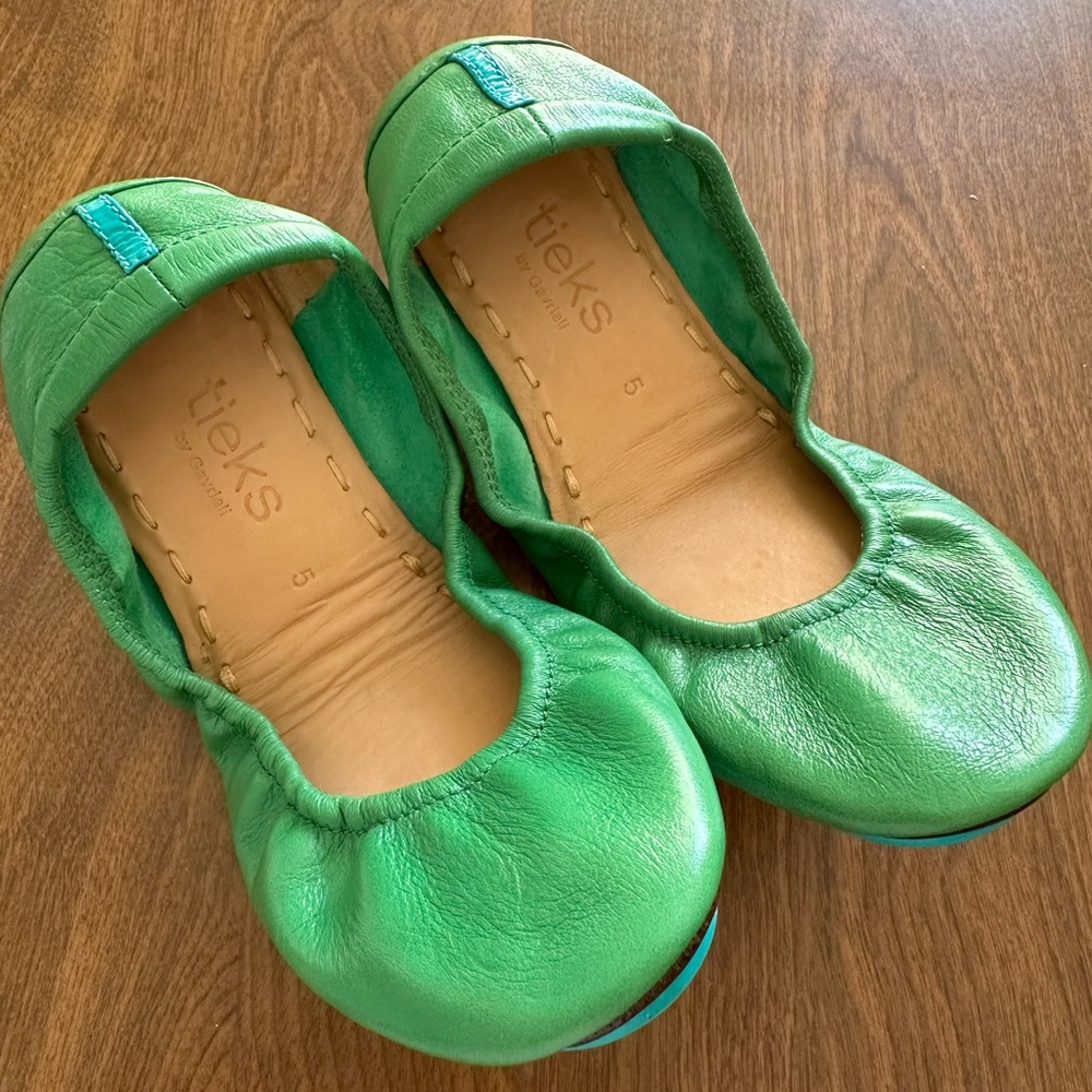 Clover Green Tieks